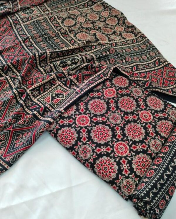 Unstich Suit 05